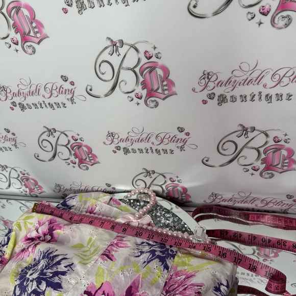 M&S classic skirt crochet pattern throughout flowers white green pink purple - Picture 11 of 11